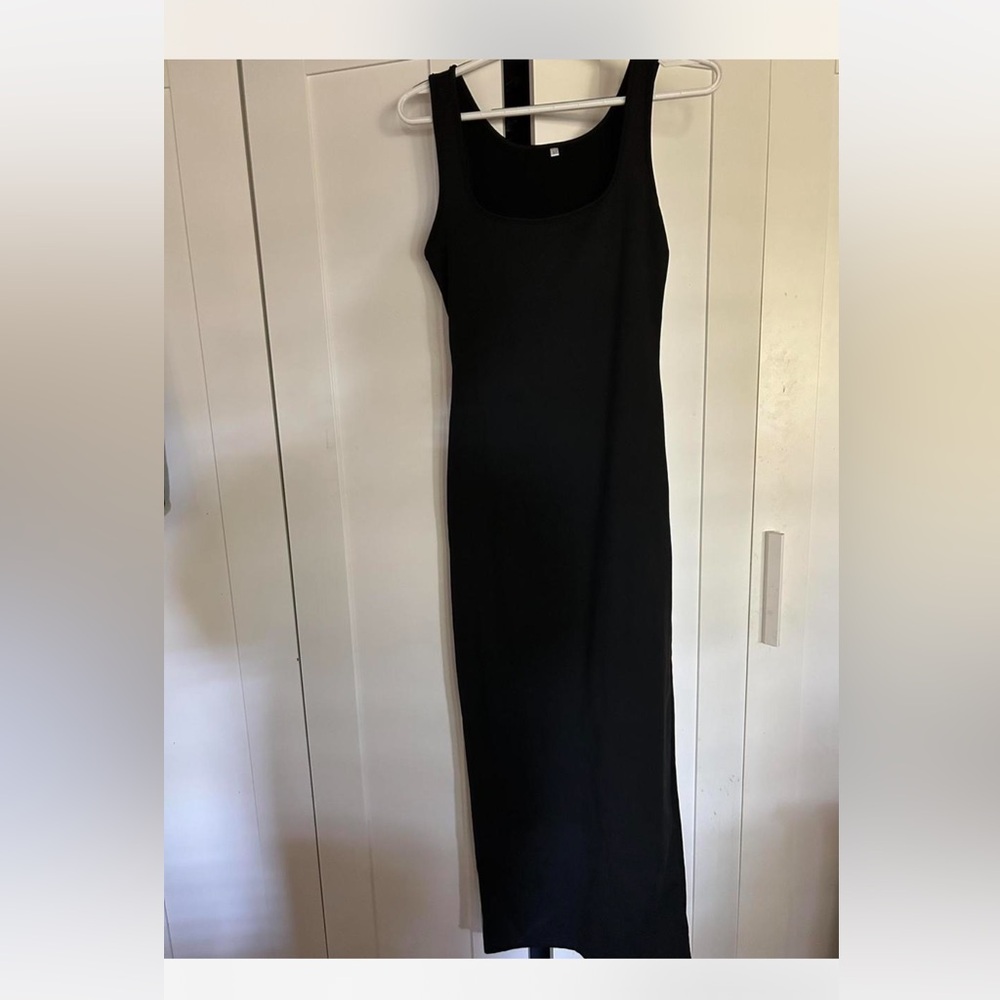 Elegant Black Sleeveless Dress
